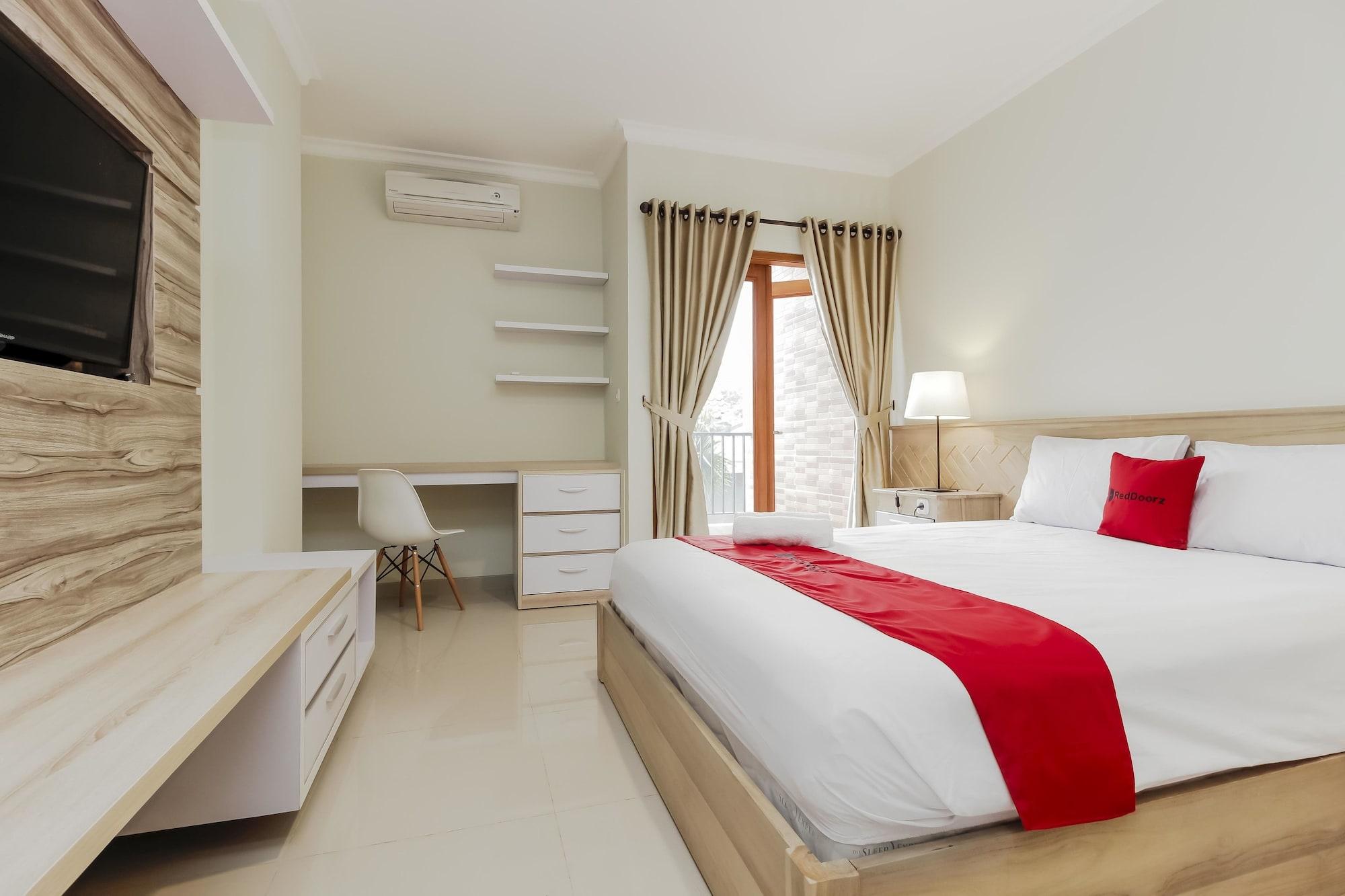 RedDoorz Premium near Ragunan Zoo 2 Jakarta Exterior foto