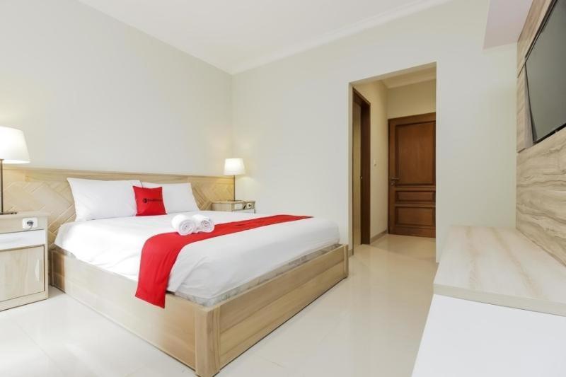 RedDoorz Premium near Ragunan Zoo 2 Jakarta Zimmer foto