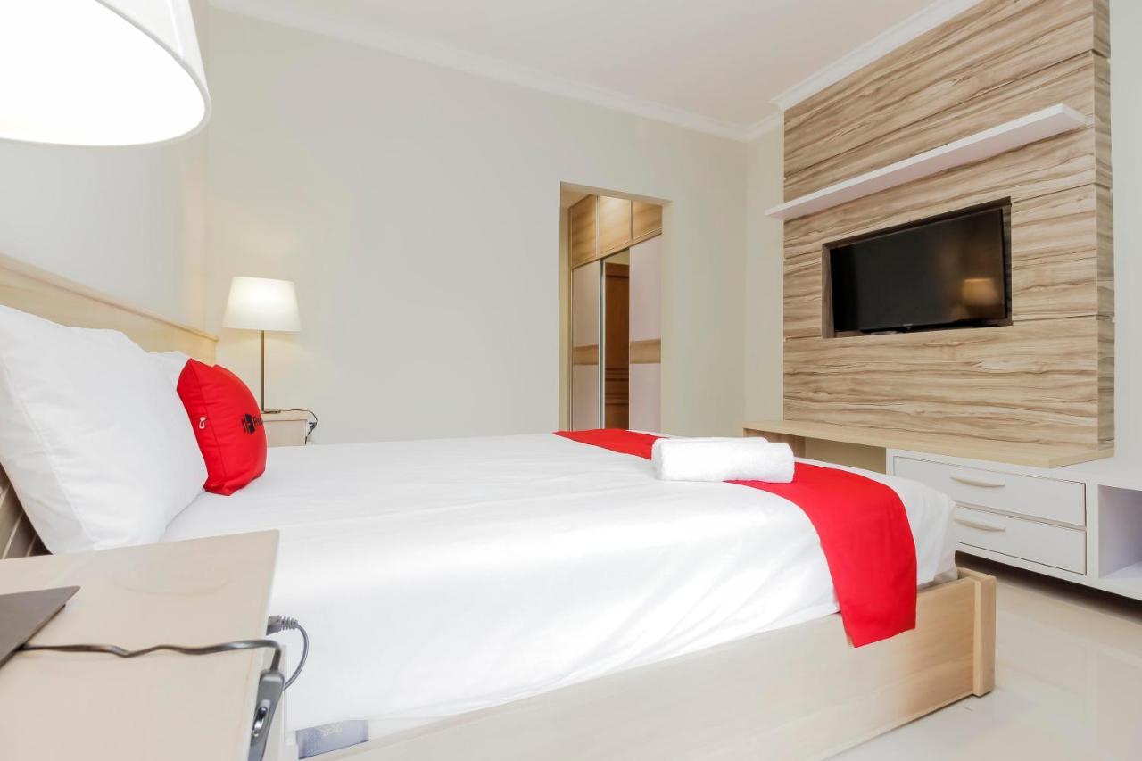 RedDoorz Premium near Ragunan Zoo 2 Jakarta Exterior foto