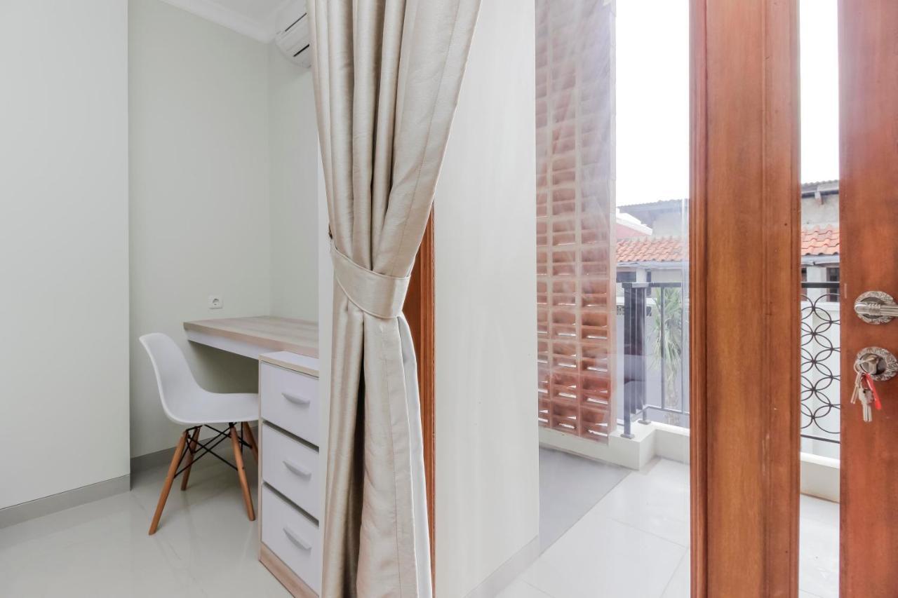 RedDoorz Premium near Ragunan Zoo 2 Jakarta Exterior foto