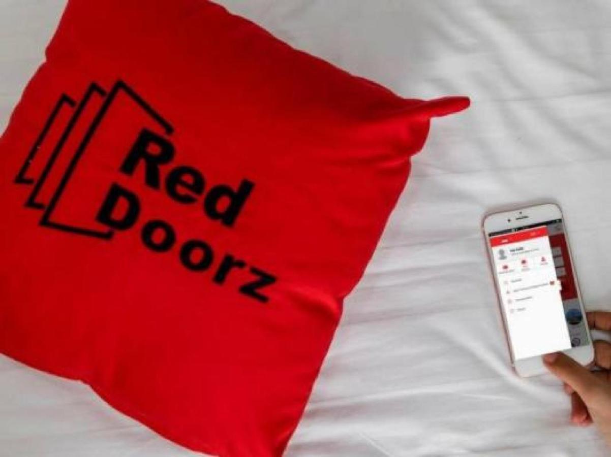 RedDoorz Premium near Ragunan Zoo 2 Jakarta Exterior foto